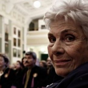"Kelimelerin de aralarında düşmanlık vardır" | Kiki Dimula’dan bir şiir. (Yunanca aslından çeviren: Suat Baran)